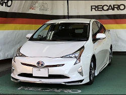 TOYOTA�@�v���E�X�@ZVW50�i2016�N�j�@�Ɂ@RECARO�i���J���j�@�G���S���hMV�@BK�@����