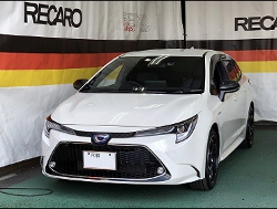 TOYOTA�@�J���[���c�[�����O�@ZWE211�i2020�N�v�j�@�Ɂ@RECARO�i���J���j�@�I���\�y�hDL220HV�@����