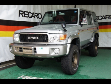 TOYOTA�@�����N��70�@GRJ76K�i2015�N�j�@�Ɂ@RECARO�i���J���j�@SR-7F�@Lassic�@RED�@�V�[�g�q�[�^�[�t���@�~���E�@����