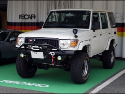 TOYOTA�@�����h�N���[�U�[70�@GRJ76�@�Ɂ@RECARO�i���J���j�@SR-7�@KK100�@BK�@����