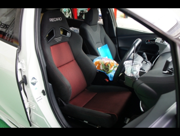 TOYOTA�@�v���E�X�@50�i2016�N�j�@�Ɂ@RECARO�i���J���j�@SR-7F�@GK100�@BK/RED�@����