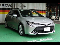 TOYOTA�@�J���[���X�|�[�c�@NRE210H�i2019�N5���j�@�Ɂ@RECARO�i���J���j�@RS-G�@GK�@BK/SIL�@����