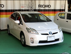TOYOTA�@�v���E�X�@30�@�Ɂ@RECARO�i���J���j�@SR-7F�@KK100�@RED�@����