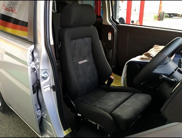 TOYOTA�@�X�y�C�h�@NSP141�i2020�N�j�@�Ɂ@RECARO�i���J���j�@�G���S���hMV�@BK�@�A�[�����X�g�t���@����