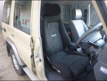 TOYOTA�@�����h�N���[�U�[70�Ĕ́@�Ɂ@RECARO�i���J���j�@�G���S���hMV�@BK�@����