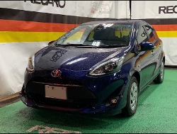 TOYOTA�@�A�N�A�@NHP10�@�Ɂ@RECARO�i���J���j�@�G���S���hMV�@BK�@����