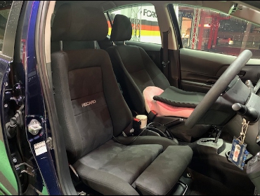 TOYOTA�@�A�N�A�@NHP10�@�Ɂ@RECARO�i���J���j�@�G���S���hMV�@BK�@����