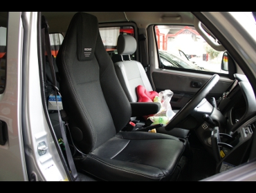 TOYOTA�@���C�g�G�[�XVAN�@DDFS412M�@�Ɂ@RECARO�i���J���j�@LX-F�@TR�@NN�@BK�@����