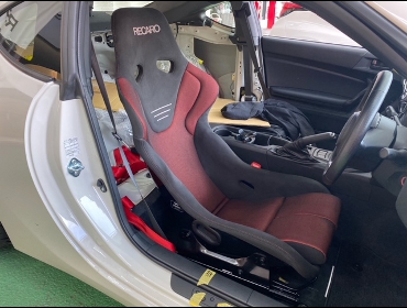 TOYOTA�@86�@ZN6(2021�N�j�@�Ɂ@RECARO�i���J���j�@TS-G�@GK�@BK/RED�@�V�[�g�q�[�^�[�t���@����