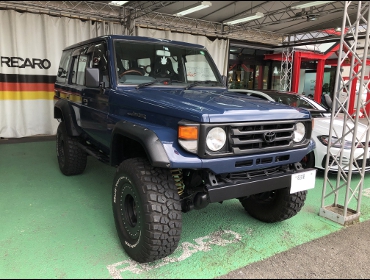 TOYOTA�@�����h�N���[�U�[70�@HZJ76�i2002�N�j�@�Ɂ@RECARO�i���J���j�@SR-7F�@GK100�@BK/SIL�@�A�[�����X�g�t���@�~���E�@����