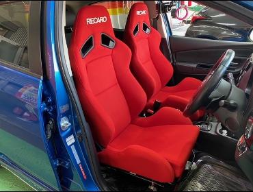 TOYOTA�@���B�b�c�@NCP131�i2015�N�j�@�Ɂ@RECARO�i���J���j�@SR-7�@KK100�@RED�@�~���E�@����