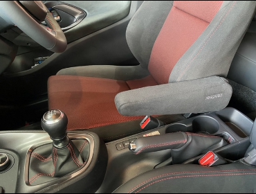 TOYOTA�@GR�����X�@GXPA16�i2020�N�j�@�Ɂ@RECARO�i���J���j�@SR-7F�@GK100�@BK/RED�@�A�[�����X�g�t���@����