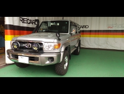 TOYOTA�@�����h�N���[�U�[76�i2014�N�j�@�Ɂ@RECARO�i���J���j�@SR-7�@GK100�@BK/RED�@����
