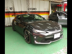 TOYOTA�@86�@ZN6�i2018�N�j�@�Ɂ@RECARO�@�������܂����B