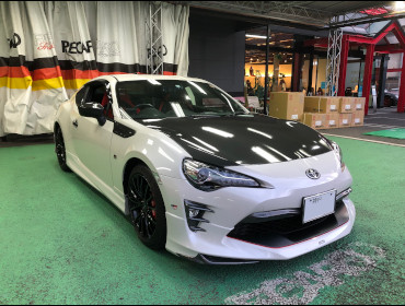 TOYOTA�@86�@ZN6�i2018�N�j�@�Ɂ@RECARO�i���J���j�@SR-7�@KK100�@RED�@����