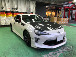 TOYOTA�@86�@ZN6�i2018�N�j�@�Ɂ@RECARO�i���J���j�@SR-7�@KK100�@RED�@����