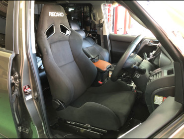 TOYOTA�@�����h�N���[�U�[�v���h�@TRJ150�i2015�N�j�@�Ɂ@RECARO�i���J���j�@SR-7�@KK100�@BK�@����