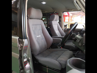 TOYOTA�@�����h�N���[�U�[70�@HZJ76V�@�Ɂ@RECARO�i���J���j�@�G���S���hMV�@�O���C�@�V�[�g�q�[�^�[�t���@����