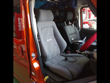 TOYOTA�@�s�N�V�X�o���@S700M�i2022�N�j�@�Ɂ@RECARO�i���J���j�@�G���S���hMV�@�O���C�@����