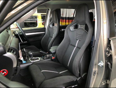 TOYOTA�@�n�C���b�N�X�@GUN125�i2021�N�j�@�Ɂ@RECARO�i���J���j�@�X�|�[�c�X�^�[GK100H�@BK�@���@�N���X�X�|�[�c�X�^�[GK100H�@BK�@����