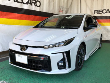 TOYOTA�@�v���E�XPHV�@GR�X�|�[�c�@ZVW52�i2022�N�j�@�Ɂ@RECARO�i���J���j�@SR-7F�@GU100�@�u���E���@�V�[�g�q�[�^�[�t���@�~���E�@����