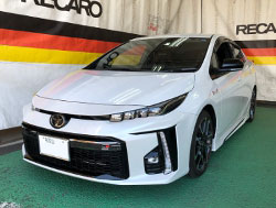 TOYOTA�@�v���E�XPHV�@GR�X�|�[�c�@ZVW52�i2022�N�j�@�Ɂ@RECARO�i���J���j�@SR-7F�@GU100�@�u���E���@�V�[�g�q�[�^�[�t���@�~���E�@����