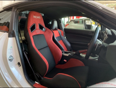 TOYOTA�@86�@ZN6�@�Ɂ@RECARO�i���J���j�@SR-7�@GU100�@RED�@����