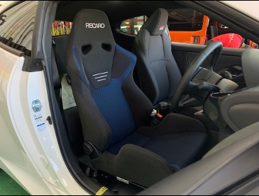 TOYOTA�@GR�����X�@GXPA16�i2021�N�j�@�Ɂ@RECARO�i���J���j�@SR-6�@GK100S�@BK/�u���[�@�V�[�g�q�[�^�[�t���@����