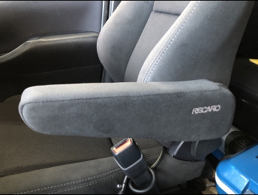 TOYOTA�@�m�A�@�n�C�u���b�h�@ZWR80G�i2016�N�j�@�Ɂ@RECARO�i���J���j�@SR-7F�@GK100�@BK/BK�@�A�[�����X�g�t���@����