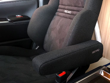 TOYOTA�@�O�����G�[�X�@GDH303W�i2023�N�j�@�Ɂ@RECARO�i���J���j�@�I���\�y�hAN220HV�@BK�@����