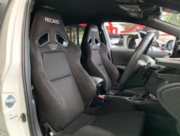 TOYOTA�@�J���[���c�[�����O�@MZEA12H�i2020�N�j�@�Ɂ@RECARO�i���J���j�@SR-7�@GU100H�@BK�@�~���E�@����
