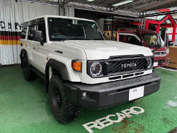 TOYOTA�@�����h�N���[�U�[70�@GDJ76W�i2024�N�j�@�Ɂ@RECARO�i���J���j�@SR-7F�@GK100�@BK/BK�@A/R�^�C�v�@����