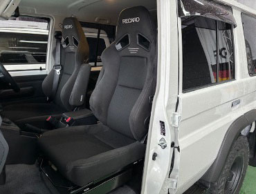TOYOTA�@�����h�N���[�U�[70�@GDJ76W�i2024�N�j�@�Ɂ@RECARO�i���J���j�@SR-7F�@GK100�@BK/BK�@A/R�^�C�v�@����