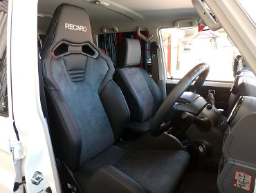 TOYOTA�@�����h�N���[�U�[70�i2024�N�j�@�Ɂ@RECARO�i���J���j�@SR-S�@UT100H�@BK���U�[�@����