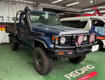 TOYOTA�@�����h�N���[�U�[79�@�Ɂ@RECARO�i���J���j�@SR-S�@BK100H�@BK/SIL�@�V�[�g�q�[�^�[�t���@���@SR-C�@BK100H�@BK/SIL�@�V�[�g�q�[�^�[�t���@����