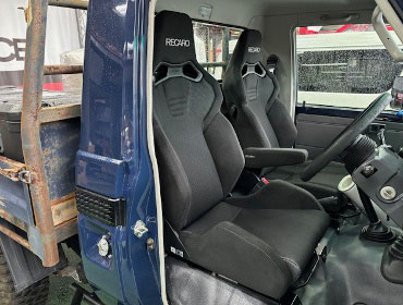 TOYOTA�@�����h�N���[�U�[79�@�Ɂ@RECARO�i���J���j�@SR-S�@BK100H�@BK/SIL�@�V�[�g�q�[�^�[�t���@���@SR-C�@BK100H�@BK/SIL�@�V�[�g�q�[�^�[�t���@����