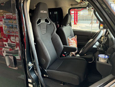 TOYOTA�@�s�N�V�X�o���@3BD-S710M�i2024�N�j�@�Ɂ@RECARO�i���J���j�@SR-C�@A/R�@����