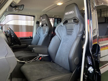 TOYOTA�@�����h�N���[�U�[70�@GDJ76�i2024�N�j�@�Ɂ@RECARO�i���J���j�@SR-C�@UT100H�@BK�@A/R�@�~���E�@����