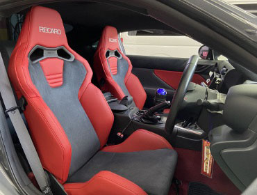 TOYOTA�@GR86�@ZN8�i2023�N�j�@�Ɂ@RECARO�i���J���j�@SR-S�@UT100H�@RED�@�V�[�g�q�[�^�[�t���@���@SR-C�@UT100H�@RED�@�V�[�g�q�[�^�[�t���@����