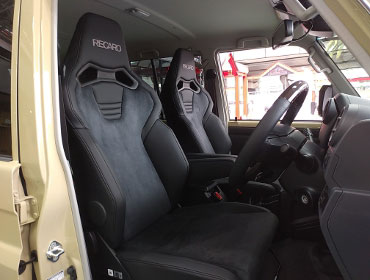 TOYOTA�@�����h�N���[�U�[�@�āX��70�@GDJ76W�i2023�N�j�@�Ɂ@RECARO�i���J���j�@SR-C�@UT100H�@A/R�@BK�@�V�[�g�q�[�^�[�t���@�A�[�����X�g�t���@�~���E�@����