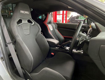 TOYOTA�@86�@ZN6�i2017�N�j�@�Ɂ@RECARO�i���J���j�@SR-S�@BK100H�@BK�@�V�[�g�q�[�^�[�t���@����