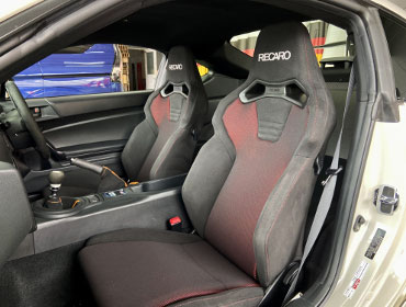 TOYOTA�@86�@ZN6�i2015�N�j�@RECARO�i���J���j�@SR-S�@BK100�@BK/RED�@���@SR-C�@BK100�@BK/RED�@����