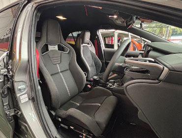 TOYOTA�@GR�J���[���@GZEA14H�@�Ɂ@RECARO�i���J���j�@�X�|�[�c�X�^�[�@GK100H�@BK/BK�@R�@����