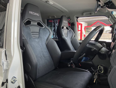 TOYOTA�@�����h�N���[�U�[�@GDJ76W�i2025�N�j�@�Ɂ@RECARO�i���J���j�@SR-C�@UT100H�@A/R�@BK�@�V�[�g�q�[�^�[�t���@�A�[�����X�g�t���@�~���E�@����