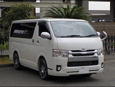 TOYOTA�@�n�C�G�[�X�@200�n4�^��RECARO�i���J���j�V�[�g����