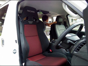 RECARO�i���J���V�[�g�j�@TOYOTA�@�n�C�G�[�X�@200�n4�^�Ƀ��J���@SR-7F�@GK100�@BK/RED�@����