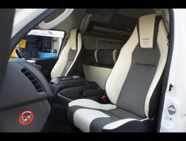 RECARO�i���J���V�[�g�j�@TOYOTA�@���W�A�X�G�[�X�@TRH226K�Ƀ��J���@LX-F IL110H�@���@�~2�r�@����