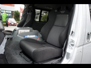 RECARO�i���J���V�[�g�j�@TOYOTA�@�n�C�G�[�X200�n�Ƀ��J���@SR-7F GK100�@BK/SIL�@�~2�r�@����