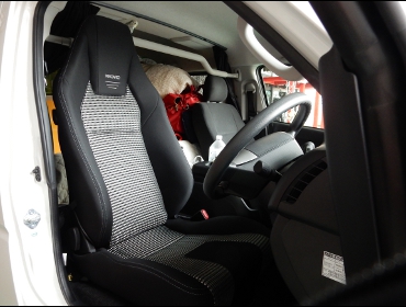 RECARO�i���J���V�[�g�j�@TOYOTA�@�n�C�G�[�X200�Ƀ��J���@LX-F�@IM110�@BK�@����
