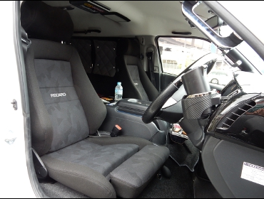 RECARO�i���J���V�[�g�j�@TOYOTA�@�n�C�G�[�X200�n�Ƀ��J���@�G���S���hMV�@BK�@�~2�r�@����